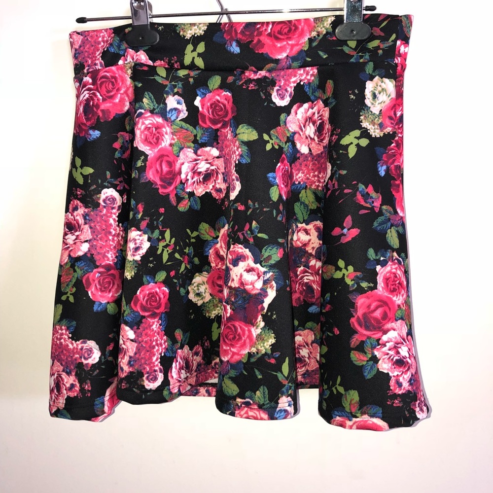CHARLOTTE RUSSE skater floral printed  skirt